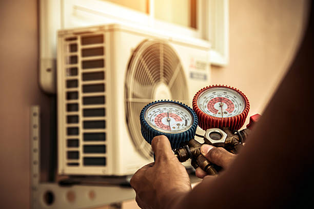 Professional Hvac Installation technician working in Ramona, CA